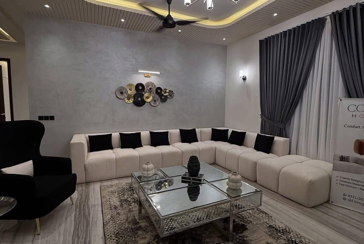 666 yards house for sale in Phase 8 DHA Karachi