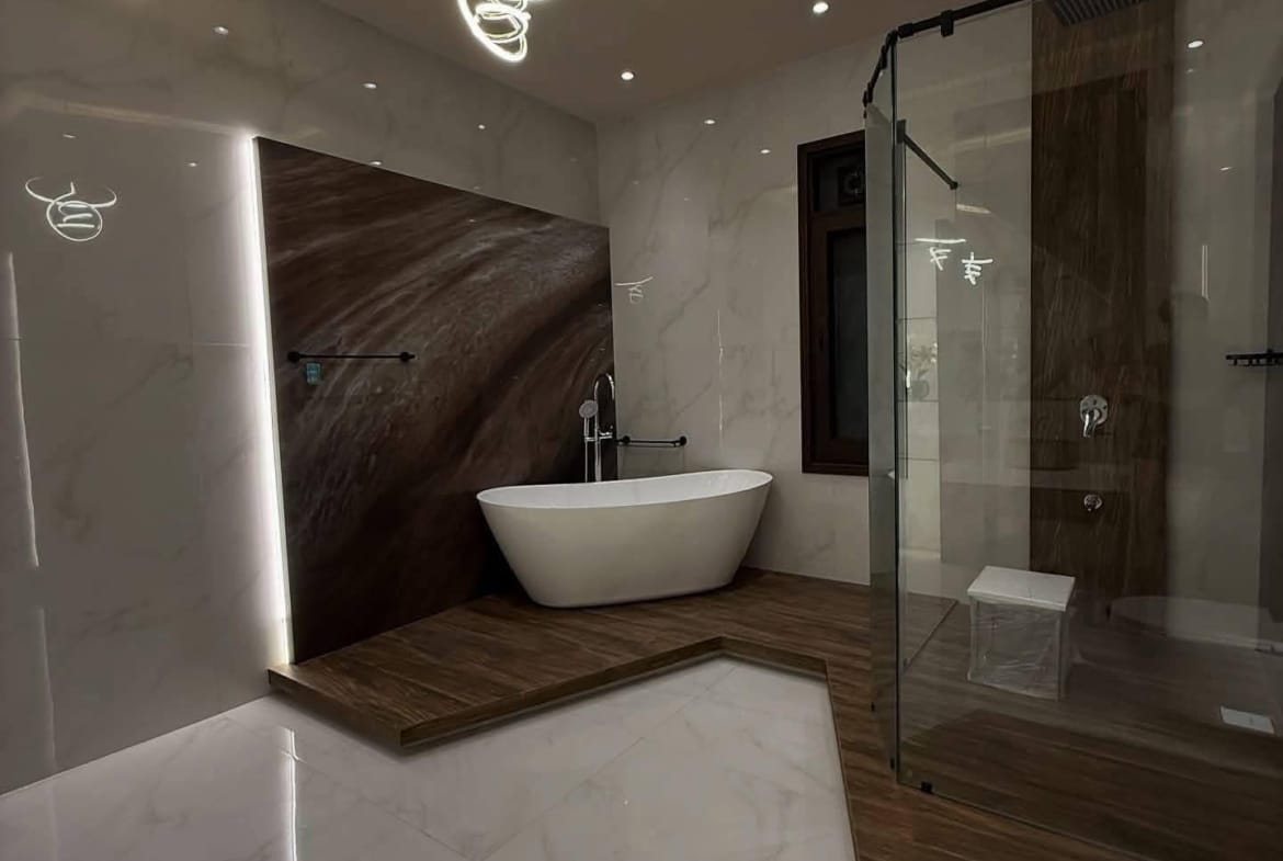 666 yards house for sale in Phase 8 DHA Karachi