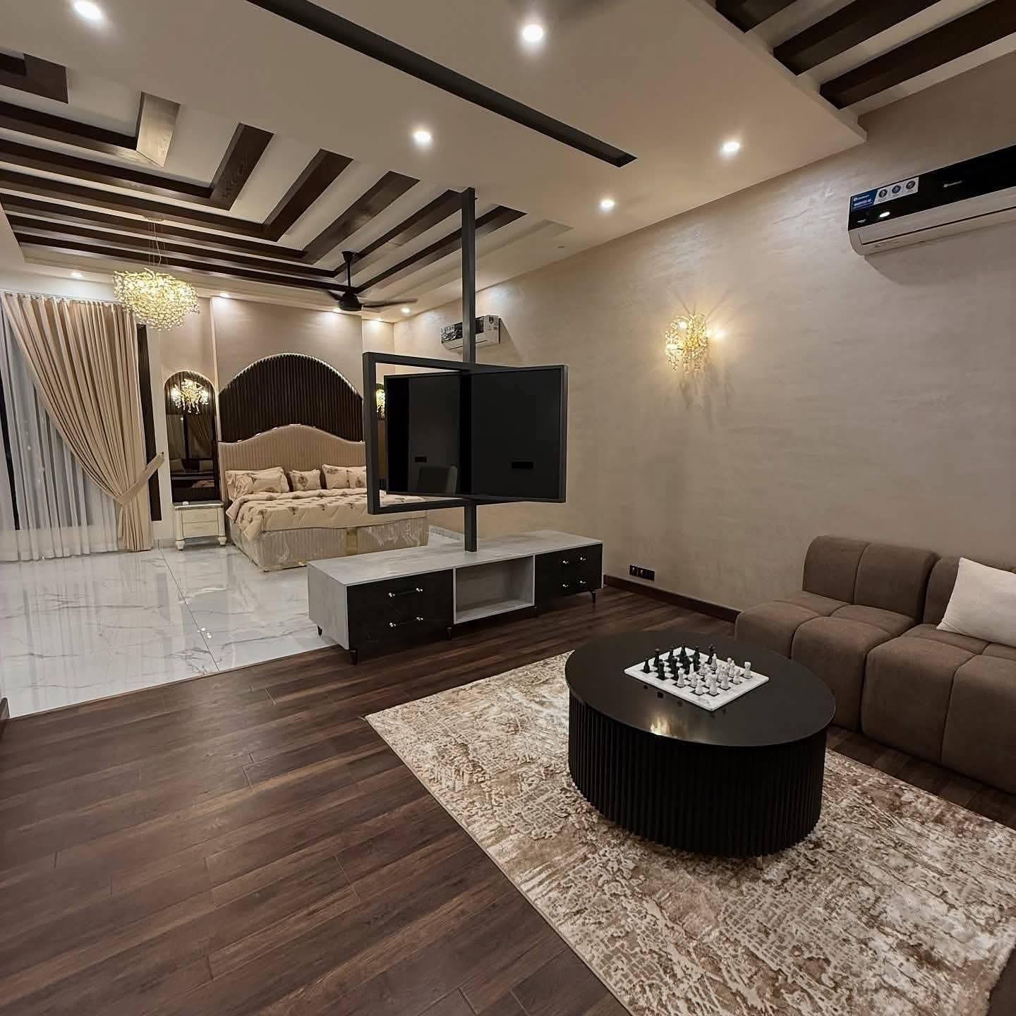 666 yards house for sale in Phase 8 DHA Karachi
