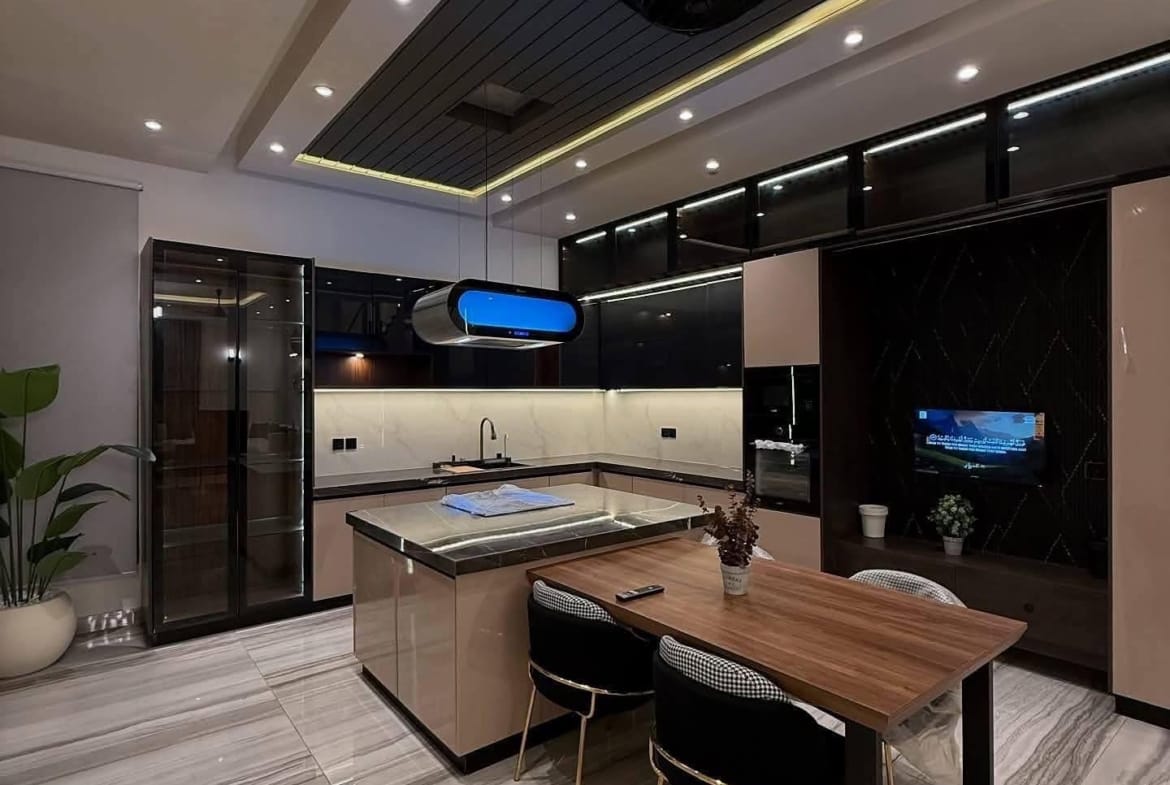 666 yards house for sale in Phase 8 DHA Karachi