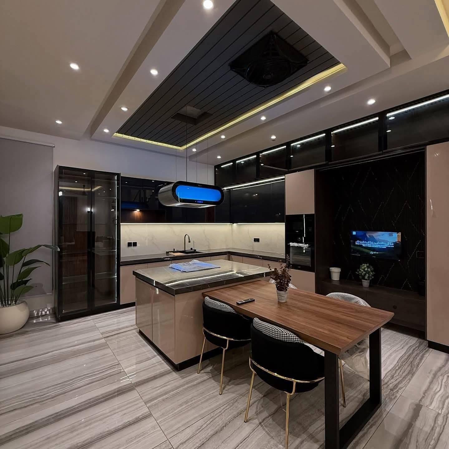666 yards house for sale in Phase 8 DHA Karachi