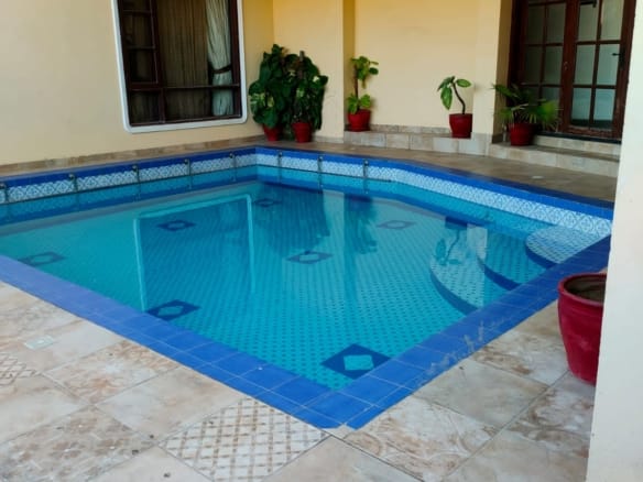 1000 Yards house for sale in phase 8 DHA Karachi