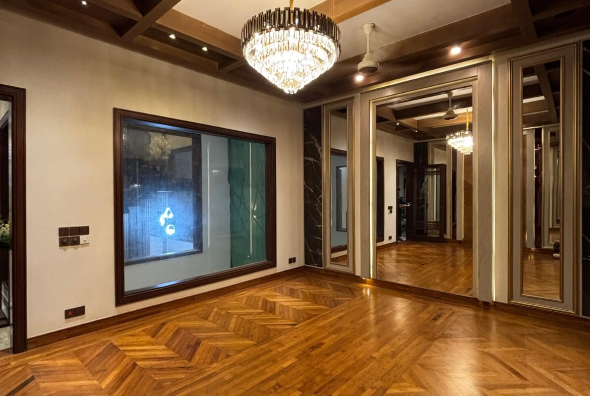 500 Yards House for Sale in Phase 8