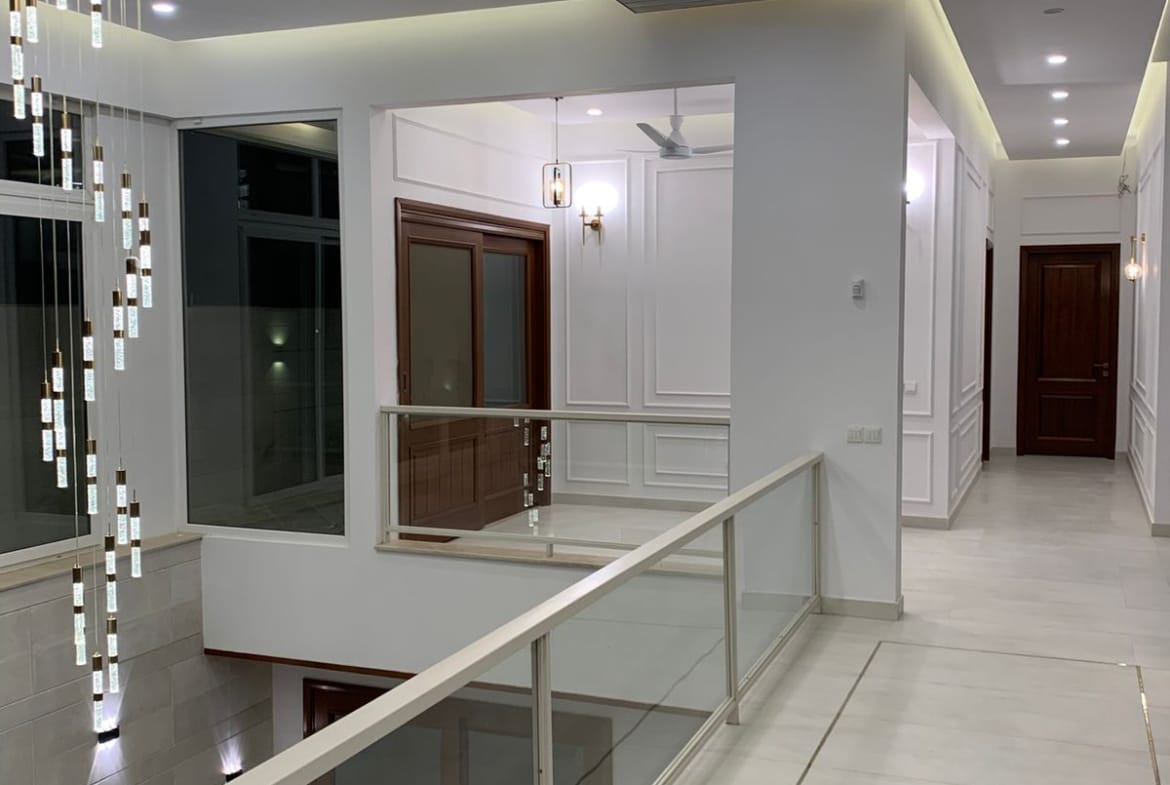 500 yards house for sale in Phase 8 DHA Karachi