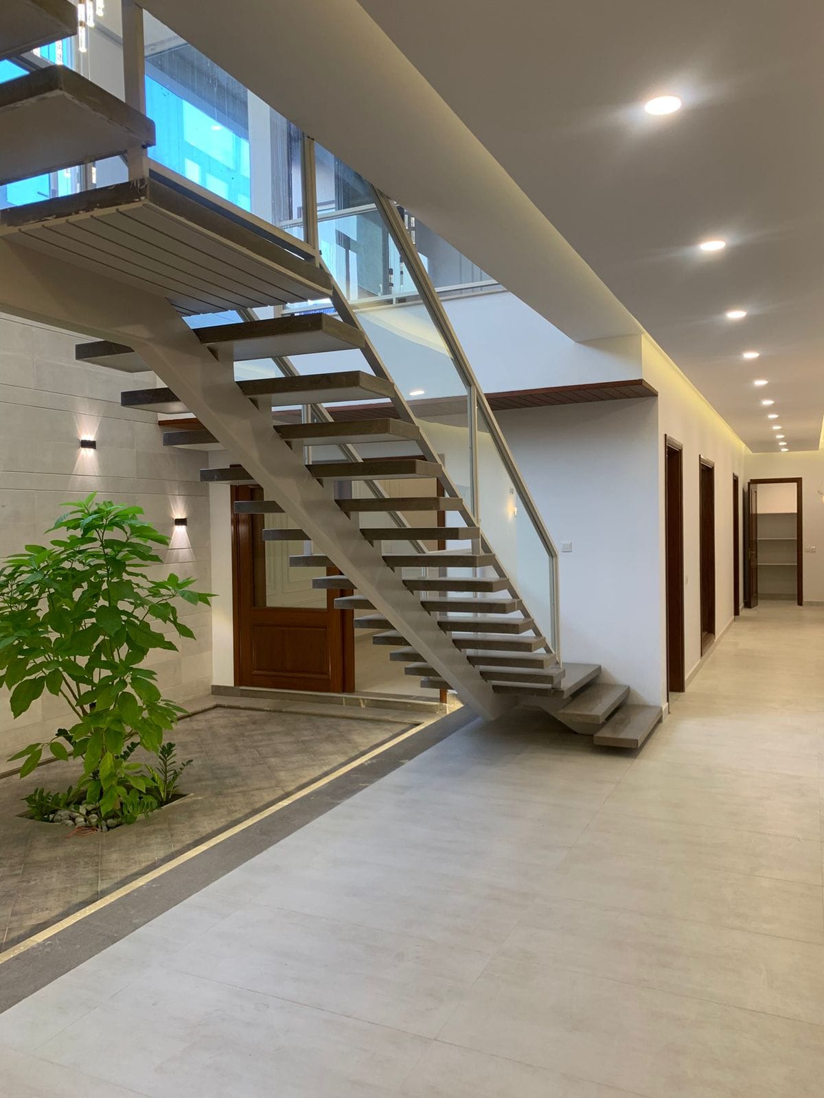 500 yards house for sale in Phase 8 DHA Karachi