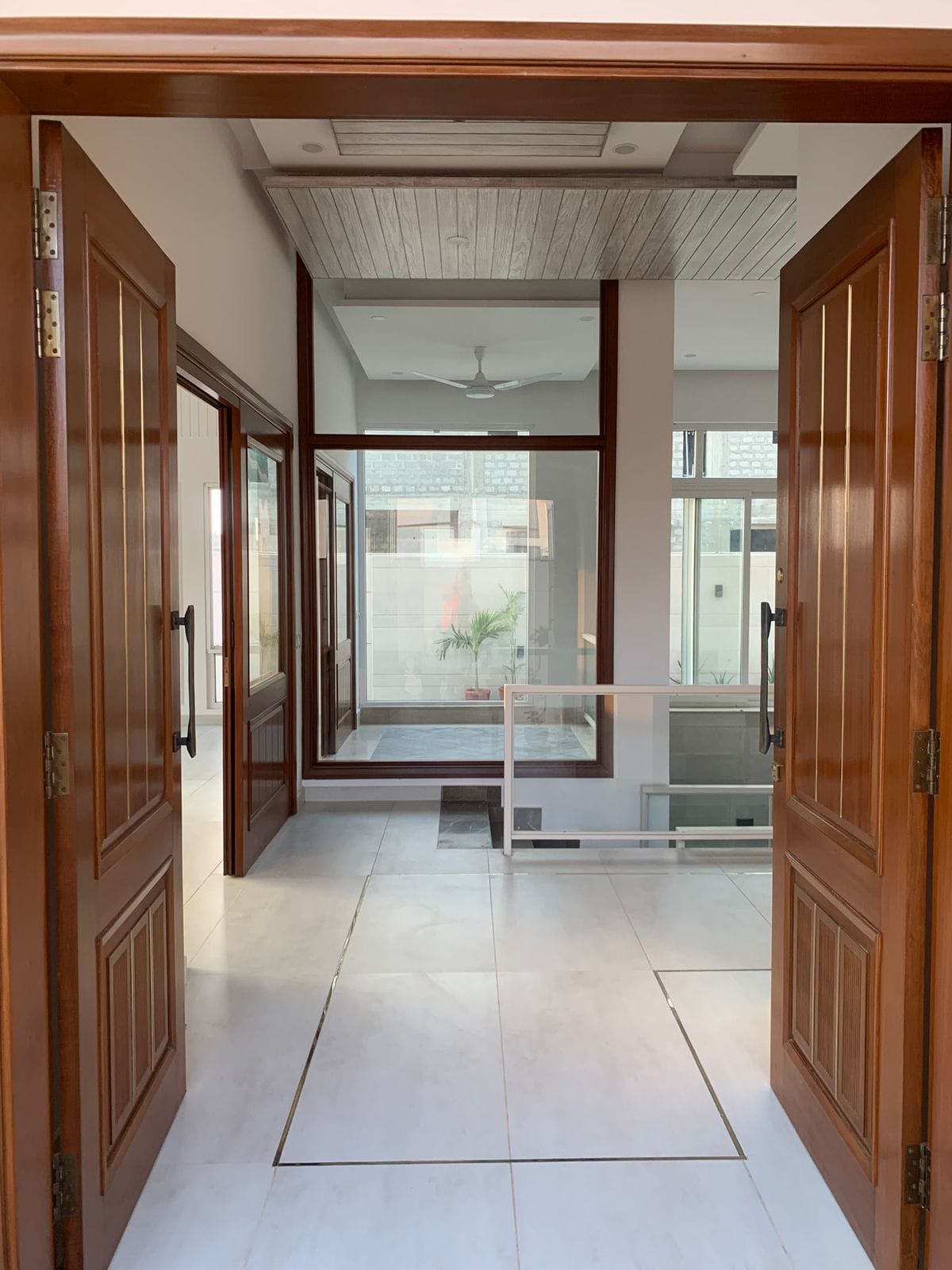 500 yards house for sale in Phase 8 DHA Karachi