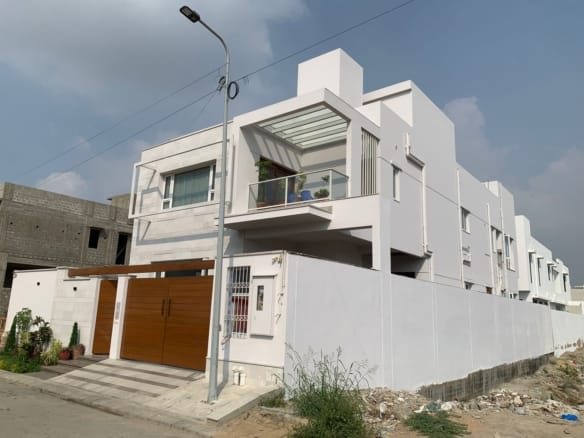 500 yards house for sale in Phase 8 DHA Karachi