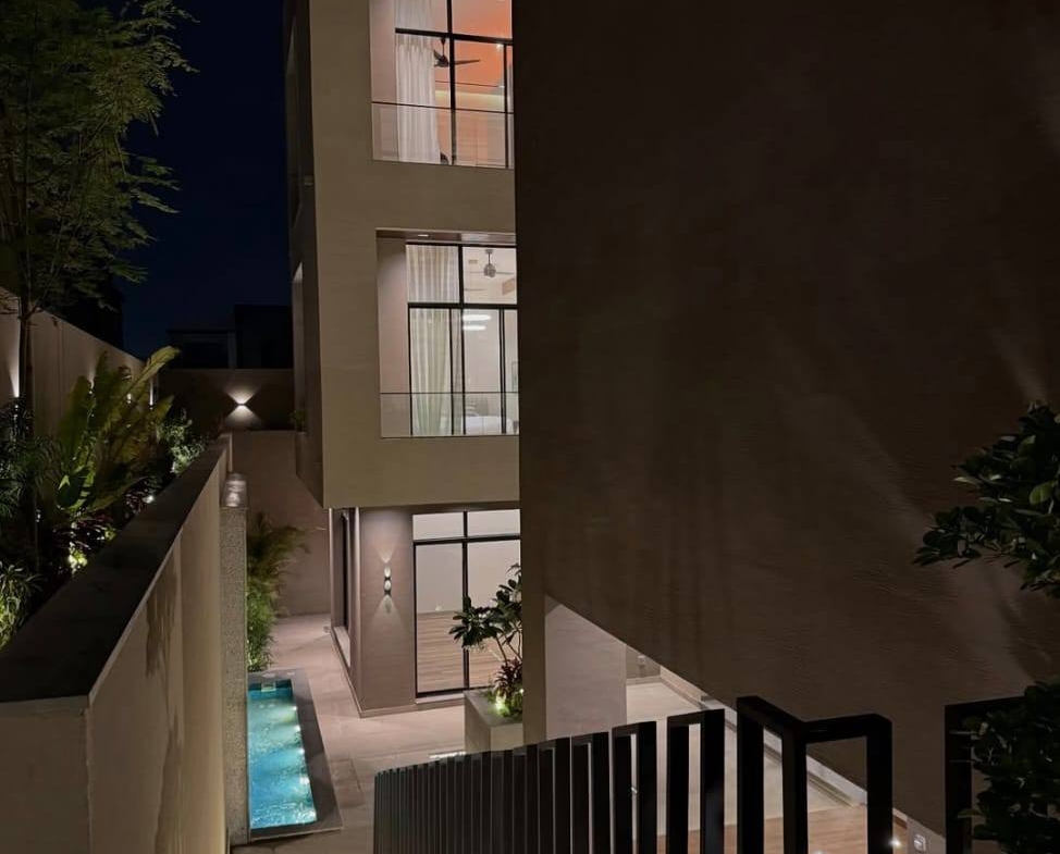 1000 Yards House for Sale in Phase 8 DHA Karachi