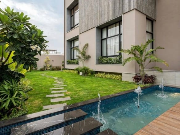 1000 Yards House for Sale in Phase 8 DHA Karachi