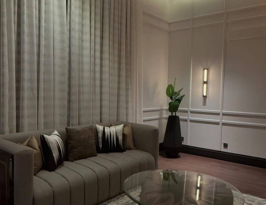 1000 Yards House for Sale in Phase 8 DHA Karachi