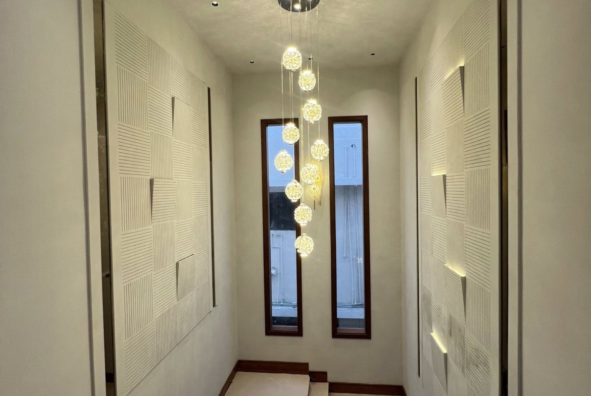 300 yards bungalow for sale