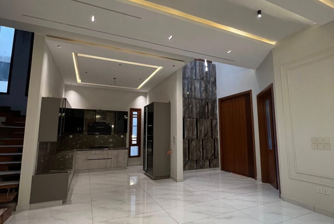 300 yards bungalow for sale