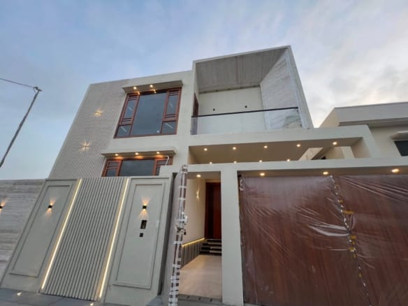 300 yards bungalow for sale