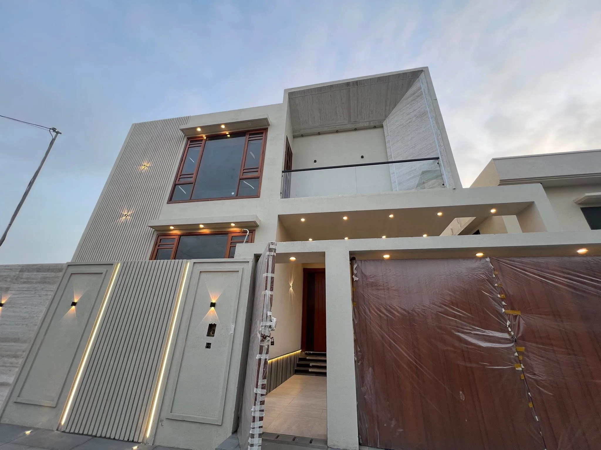 300 yards bungalow for sale