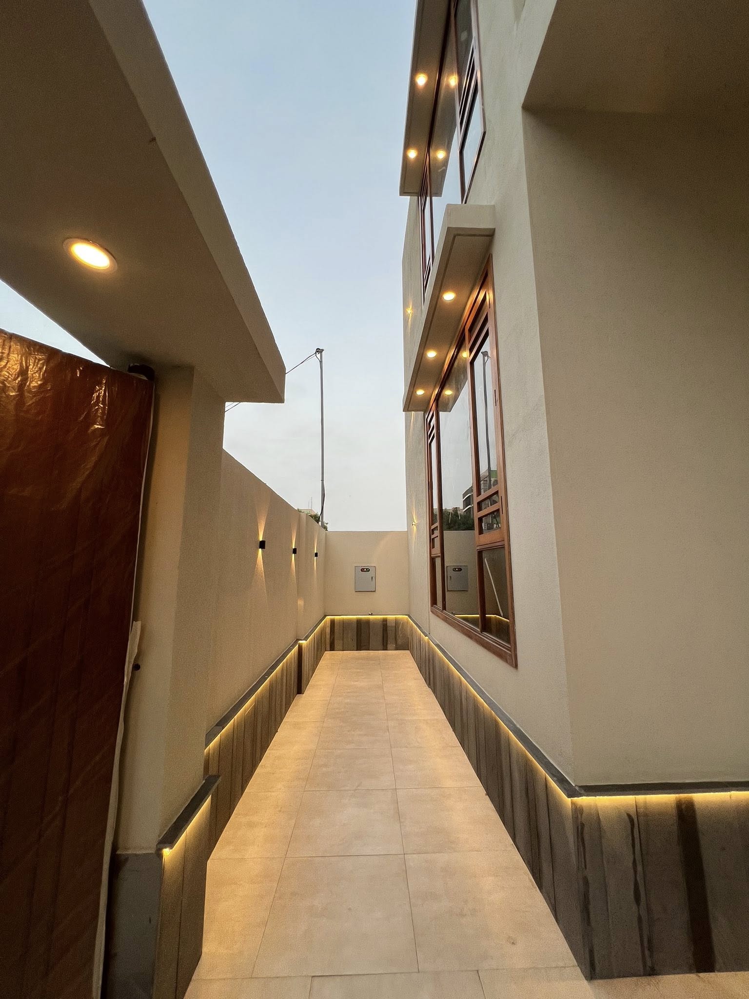 300 yards bungalow for sale