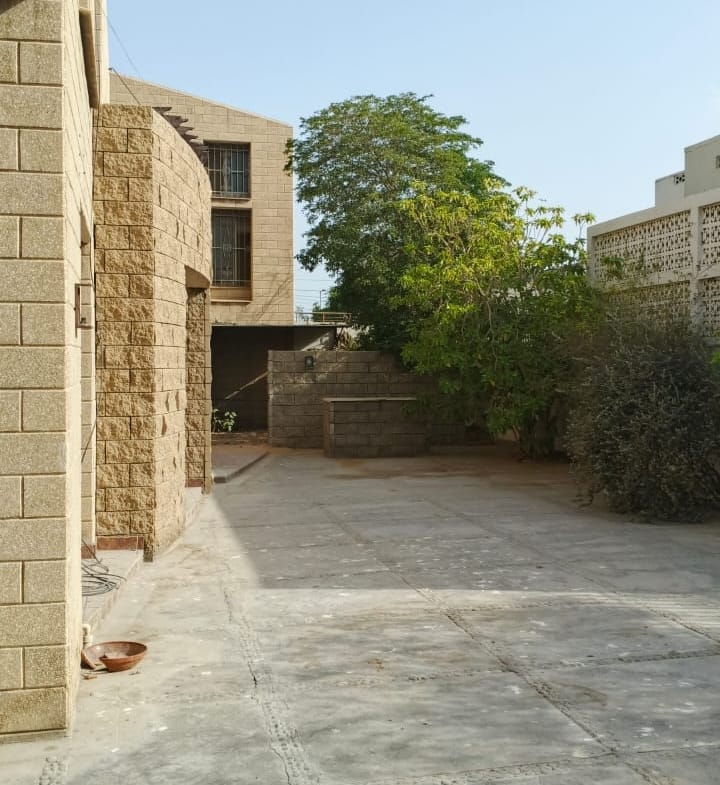 Corner house for sale in Phase 2 DHA Karachi