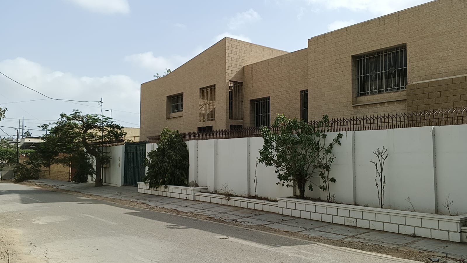 Corner house for sale in Phase 2 DHA Karachi