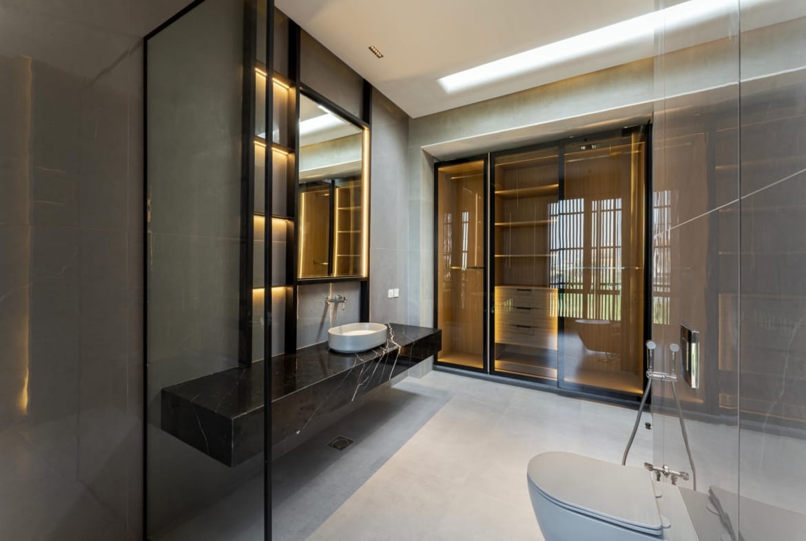 666 Yards luxurious house for sale in Phase 8