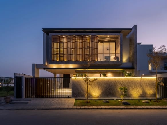 666 Yards luxurious house for sale in Phase 8 exterior view