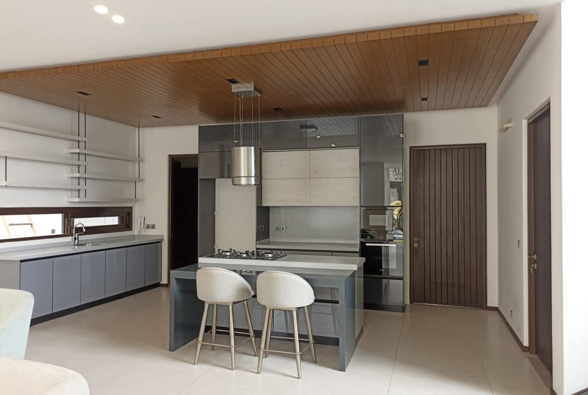 Modern 500 Yards Bungalow for Sale