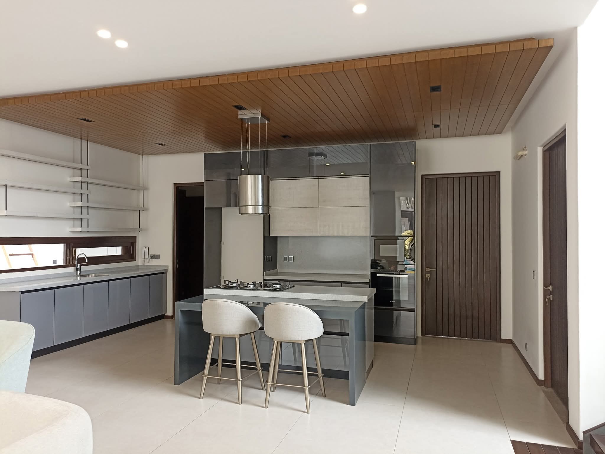 Modern 500 Yards Bungalow for Sale