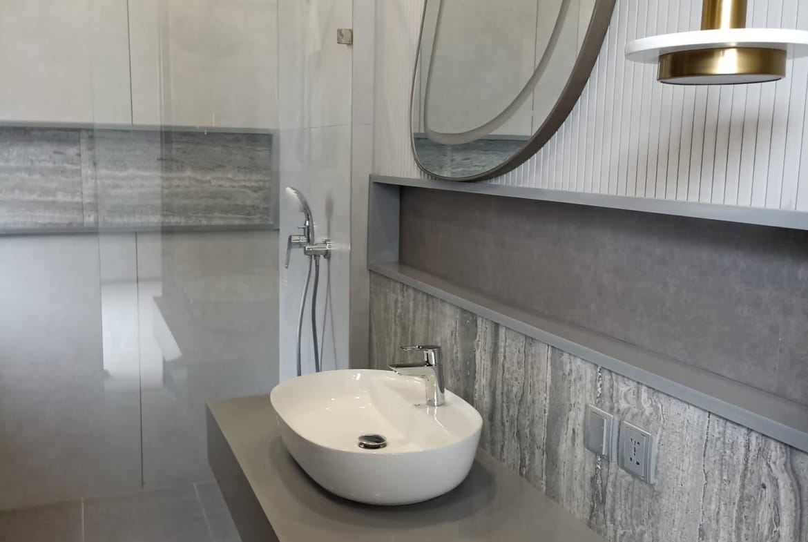 Modern 500 Yards Bungalow for Sale