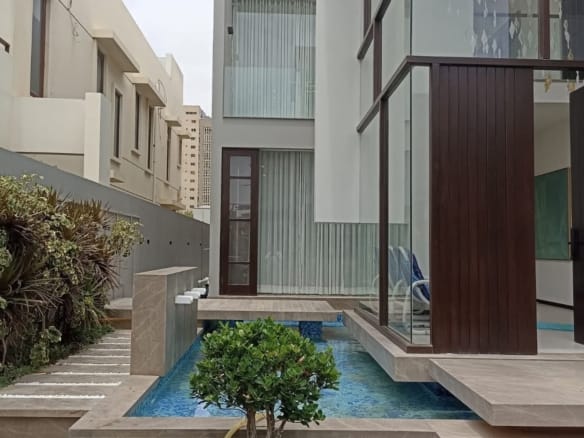 Modern 500 Yards Bungalow for Sale