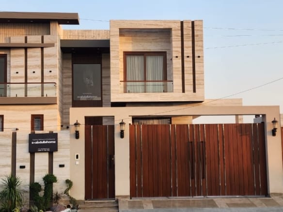 Ultra-Luxury 1000 Yards Bungalow DHA Phase 8