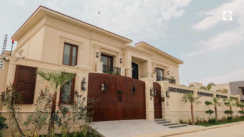 1000 Sq-yards Home for Sale in Phase 8, DHA Karachi