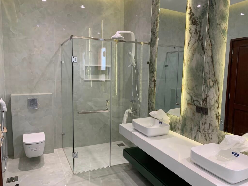 500 Sq Yards House for Sale in Phase 8, DHA Karachi — property photo 2