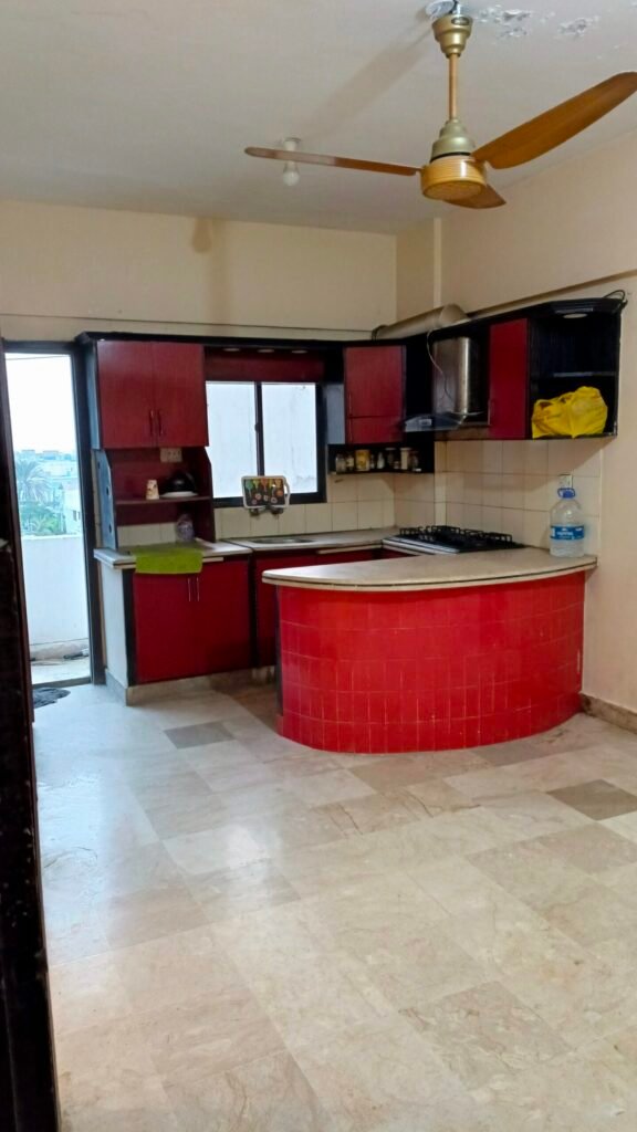 1,050 Sq Ft Apartment for Rent in Phase 5, DHA Karachi — property photo 2