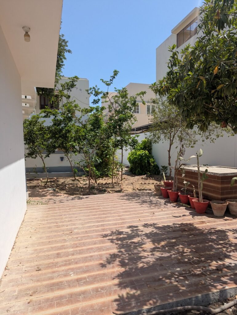 1,000 Sq Yards House for Rent in Phase 5, DHA Karachi — property photo 2
