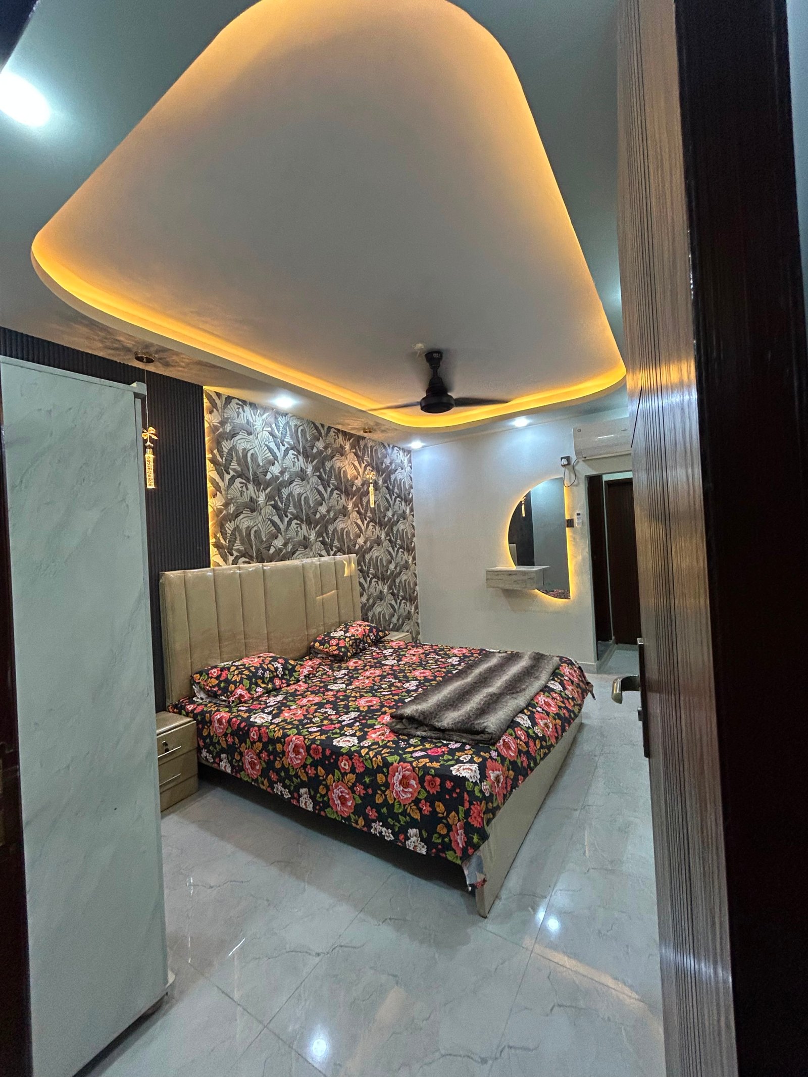 950 Sq Ft Apartment for Sale in Phase 6, DHA Karachi — property photo 2