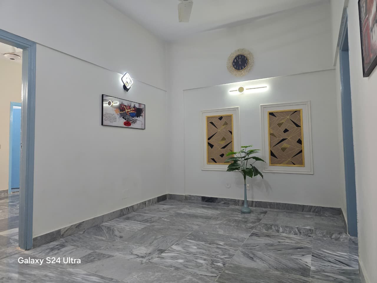 950 Sq Ft Apartment for Sale in Phase 6, DHA Karachi — property photo 5