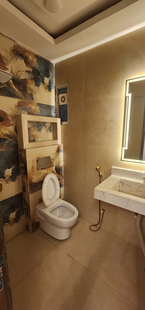 1,200 Sq Ft Apartment for Sale in Phase 6, DHA Karachi — property photo 2