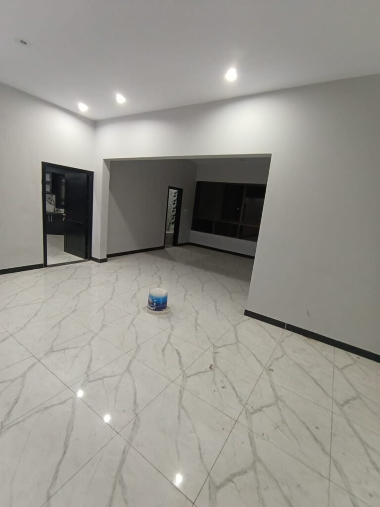 500 Sq Ft House for Rent in Phase 8, DHA Karachi — property photo 3