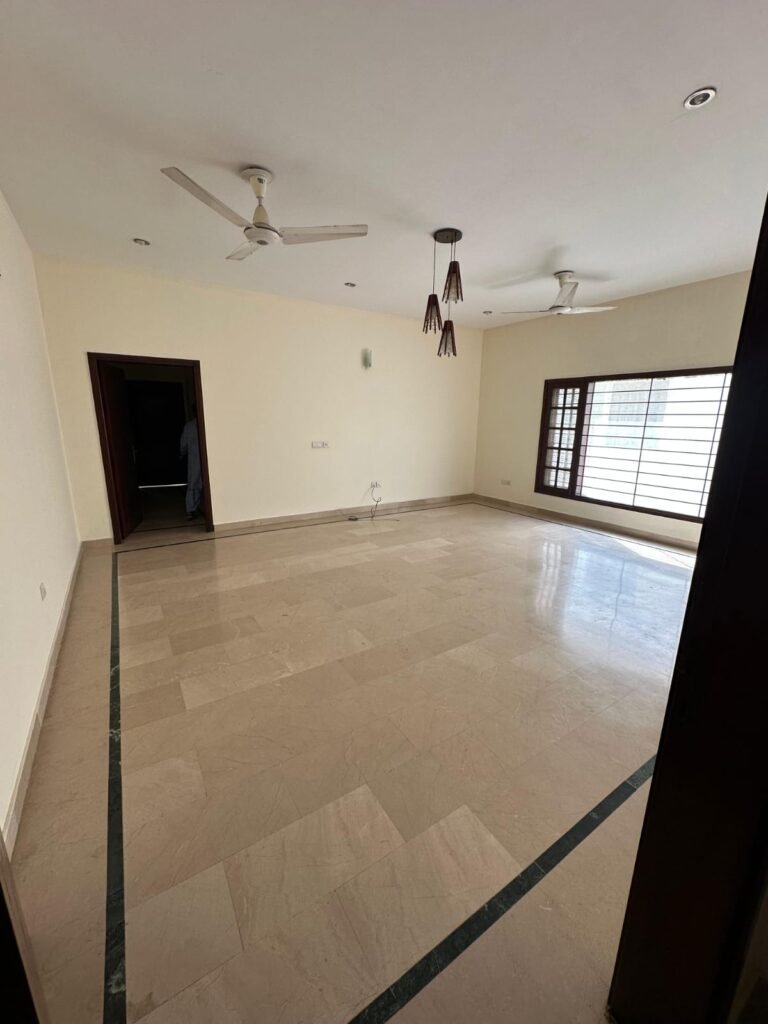 500 Sq Yards Portion for Rent in Phase 8, DHA Karachi — property photo 5