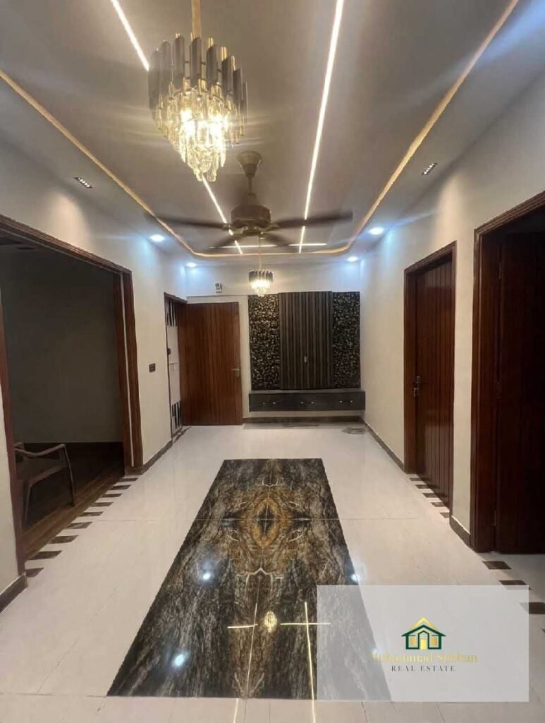 900 Sq Ft Apartment for Sale in Phase 7, DHA Karachi — property photo 4