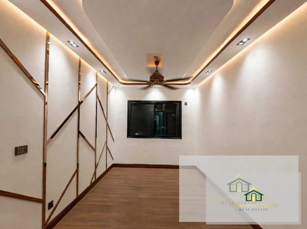 900 Sq Ft Apartment for Sale in Phase 7, DHA Karachi — property photo 3