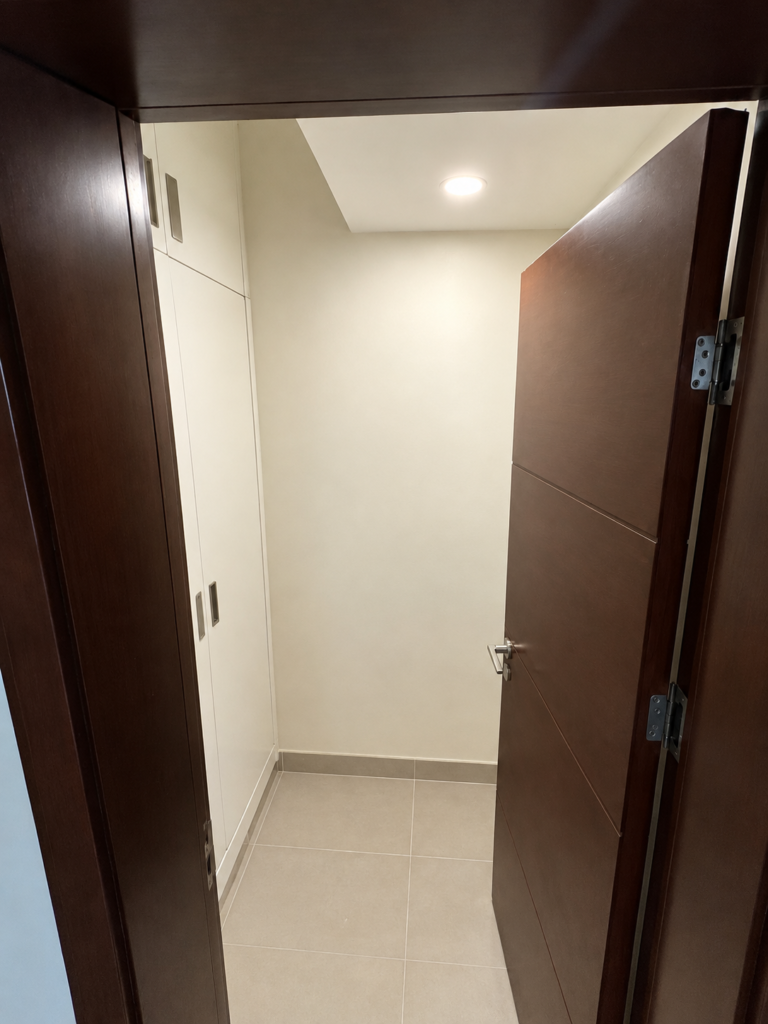 CHANCE DEAL | Spacious 4-Bedroom Apartment at Reef Tower 2, Emaar Oceanfront — property photo 2