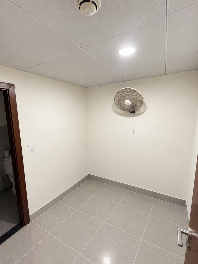 CHANCE DEAL | Spacious 4-Bedroom Apartment at Reef Tower 2, Emaar Oceanfront — property photo 4