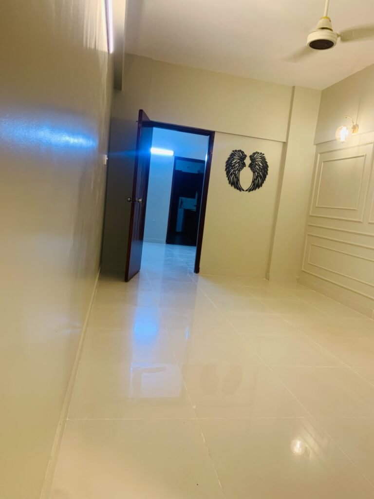 1,000 Sq Ft Apartment for Sale in Phase 6, DHA Karachi — property photo 3