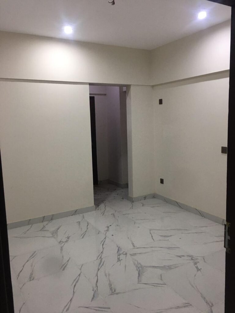 1,200 Sq Ft Apartment for Sale in Phase 4, DHA Karachi — property photo 4