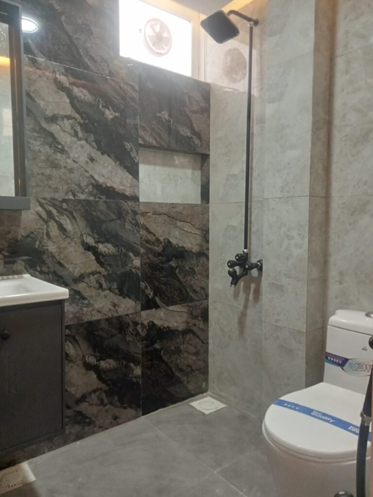 1,000 Sq Ft Apartment for Sale in Phase 6, DHA Karachi — property photo 3