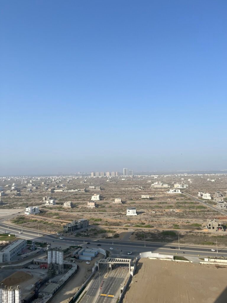 2-Bedroom Boulevard-Facing Apartment | 19th Floor | The Views, Emaar Oceanfront — property photo 2