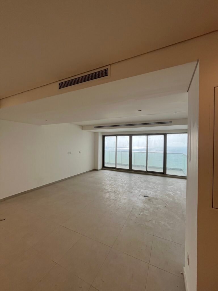 Chance Deal | 2 Bedroom Sea-Facing Apartment Panorama, Emaar Oceanfront, Karachi — property photo 2