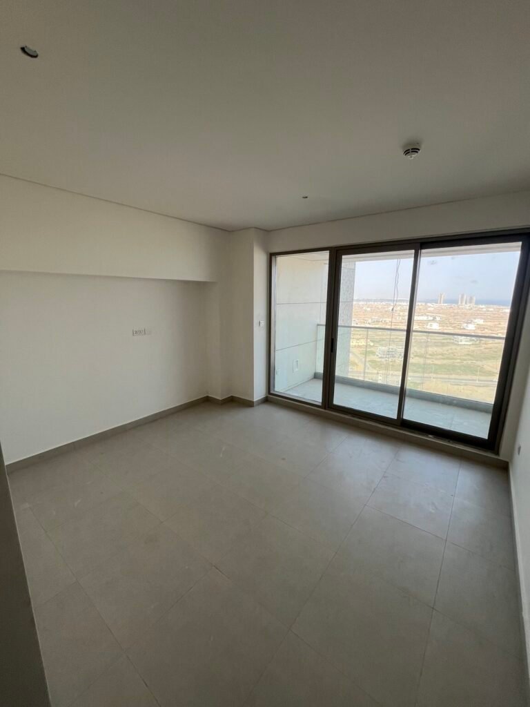 Chance Deal | 2-Bedroom Bouleward-Facing Apartment Panorama, Emaar Oceanfront, Karachi — property photo 4