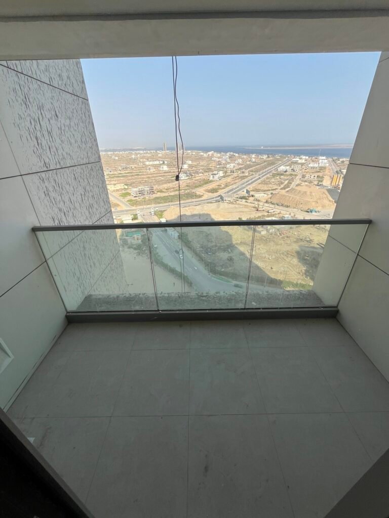 Chance Deal | 2-Bedroom Bouleward-Facing Apartment Panorama, Emaar Oceanfront, Karachi — property photo 3