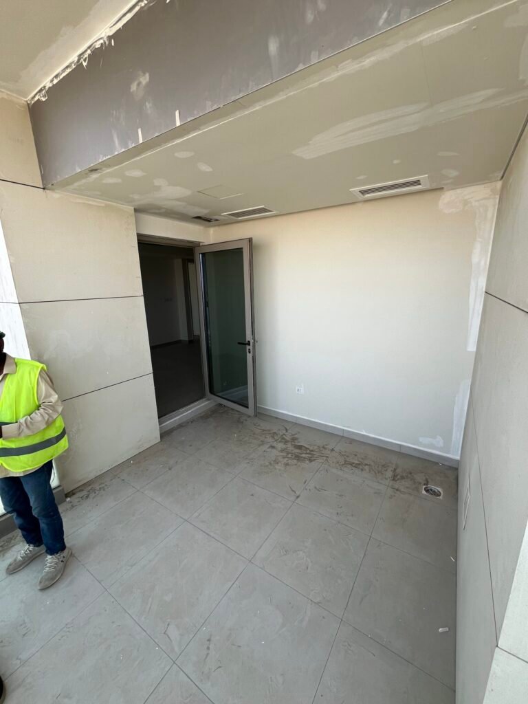 Exclusive Opportunity | Premium 1-Bedroom Apartment at Emaar Oceanfront — property photo 2