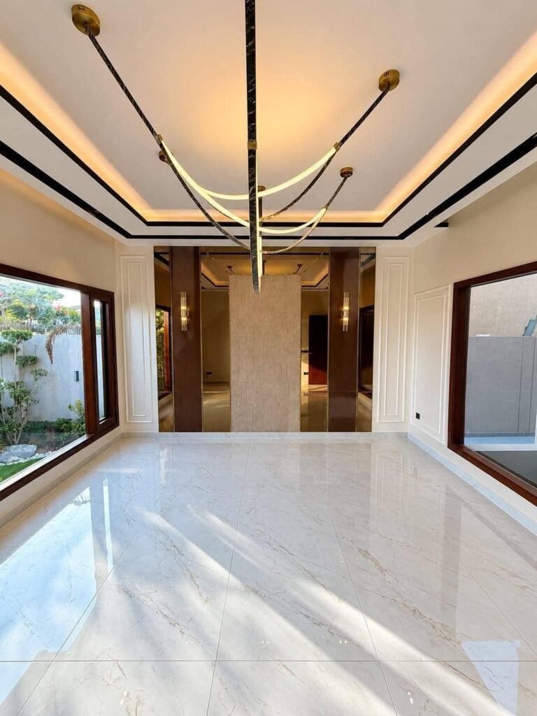 500 Sq Yards House for Sale in Phase 8, DHA Karachi — property photo 2